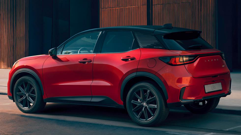 Lexus LBX: Νέα ειδική έκδοση Vibrant για το υβριδικό SUVάκι